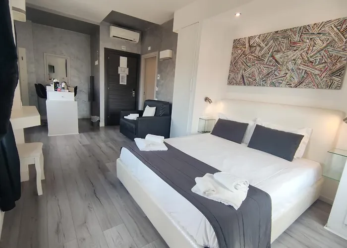Konukevi Brunelleschi Holidays 4*
