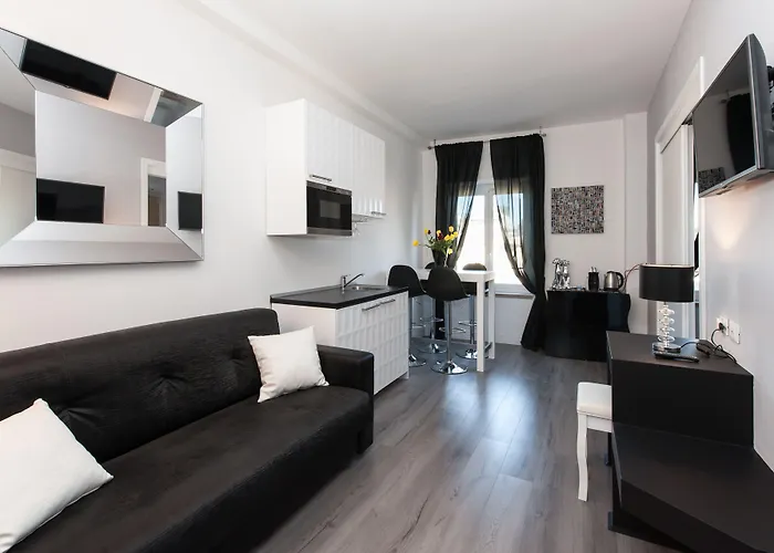 Konukevi Brunelleschi Holidays 4*