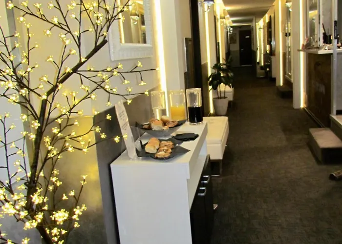 Brunelleschi Holidays 4* Roma